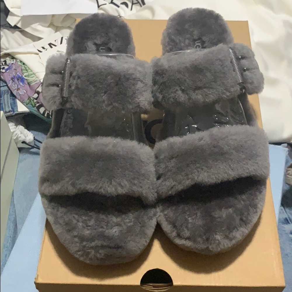 UGG Women’s W Fuzz Yeah